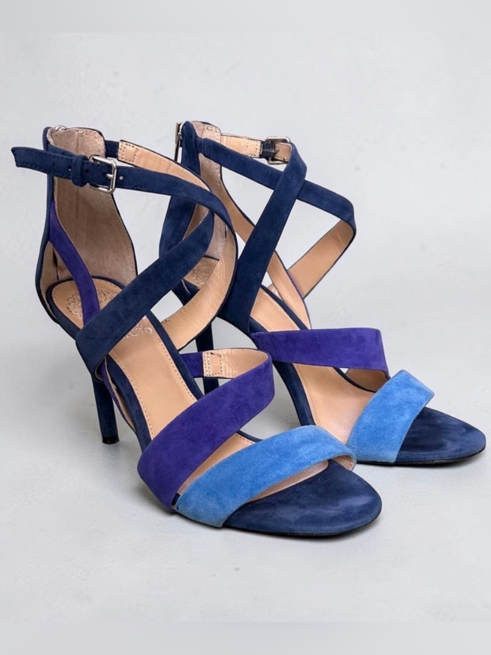 Vince Camuto heel
Closet clean out